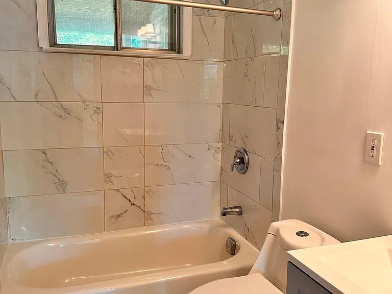 1600 Afton Dr — Photo 17