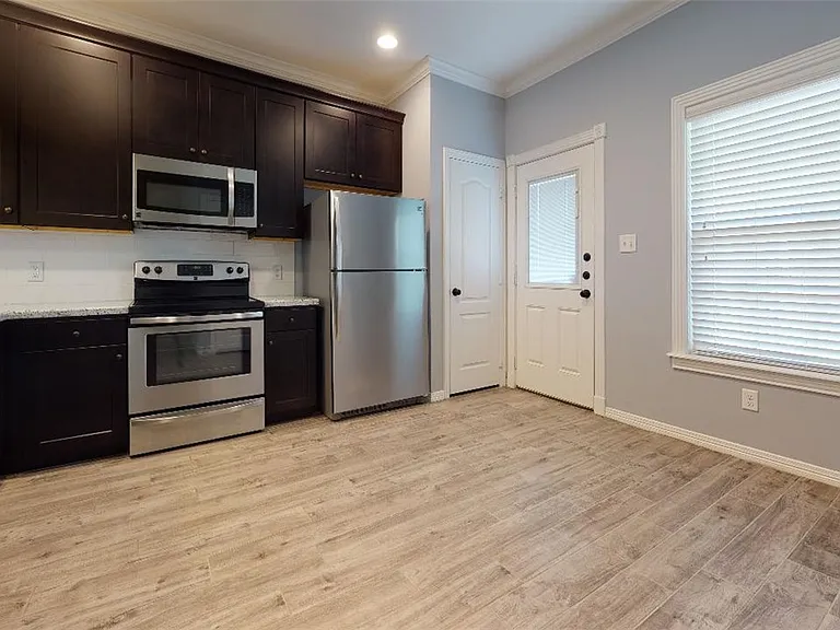 301 Sw Pkwy #304 — Photo 3