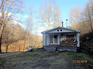 623 Radnor Hollow Rd, Genoa, WV 25517