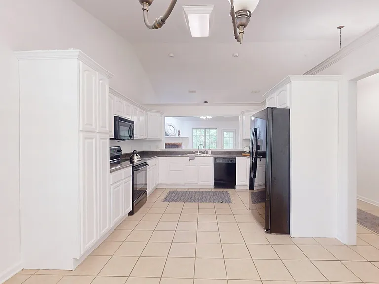 119 Celeste Ct — Photo 7