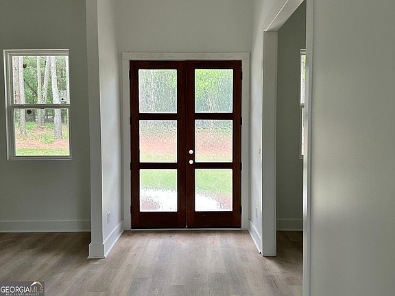 4th image of 240 Field Rd