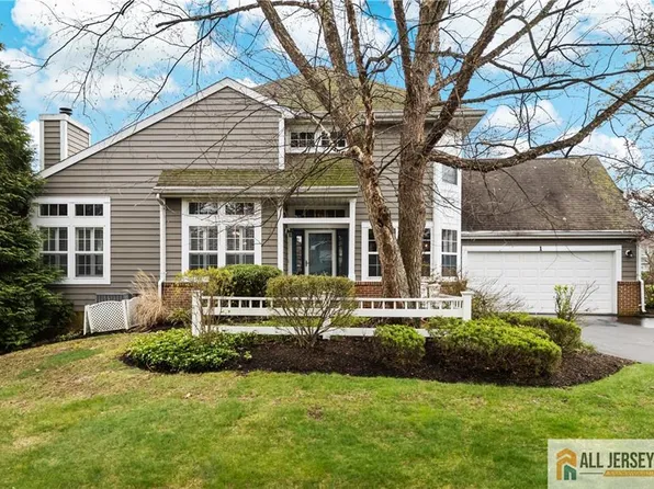 1 Eagle Ct, Monroe Township, NJ 08831