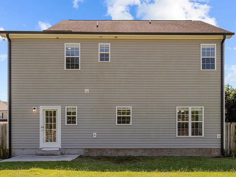 210 Wedgefield Cir — Photo 26