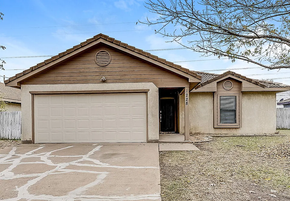 1228 Nelson Pl