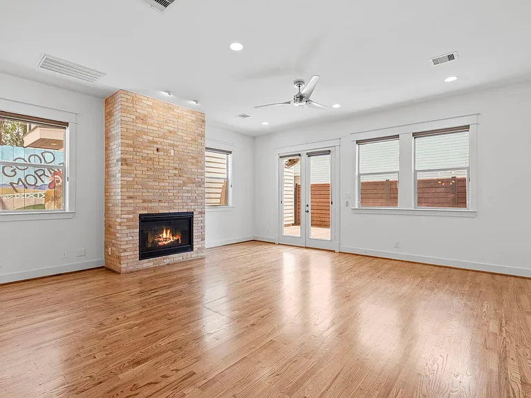 4503 Floyd St — Photo 13