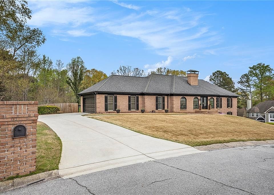1st image of 3521 Hanover Dr