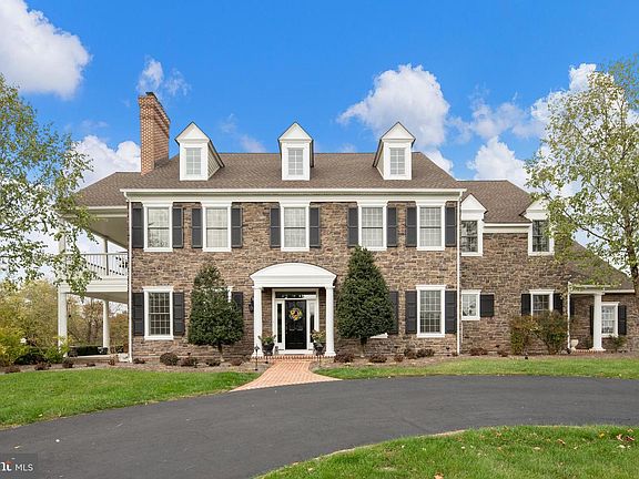 3rd image of 651 Cressman Rd