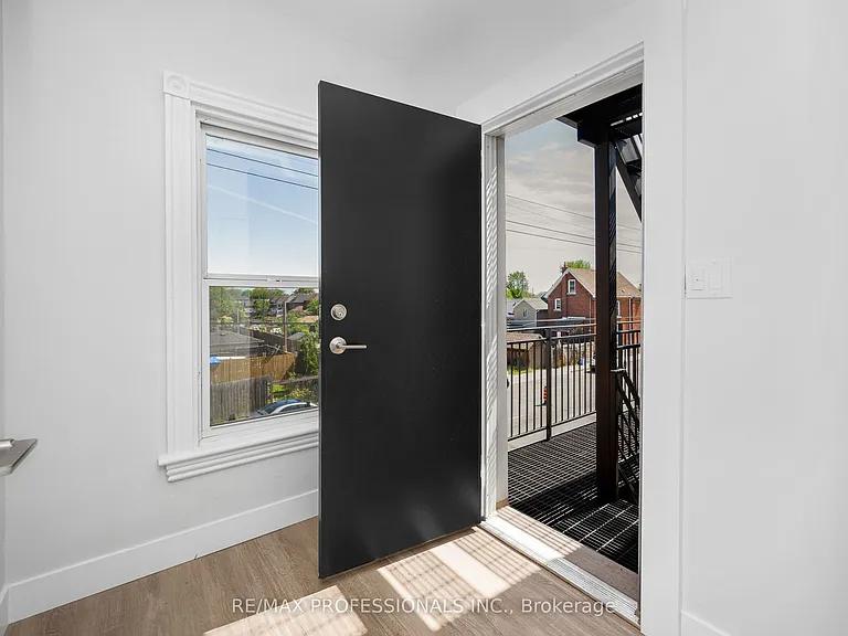388 Wilson St #2 — Photo 15