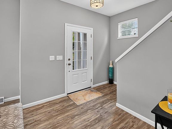 4th image of 1133 Okeeffe Ave