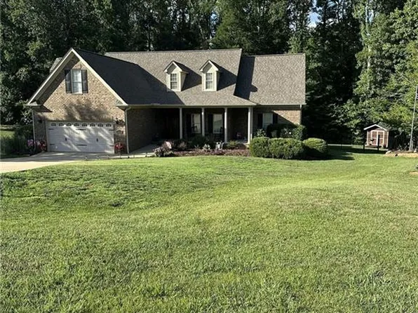 3064 Beeson Ct, Sophia, NC 27350