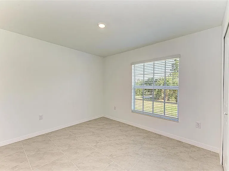 23444 Steeple Ave — Photo 17