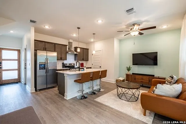2 bed, 2.5 bath, 1023 sqft, $1,750 — Photo 1