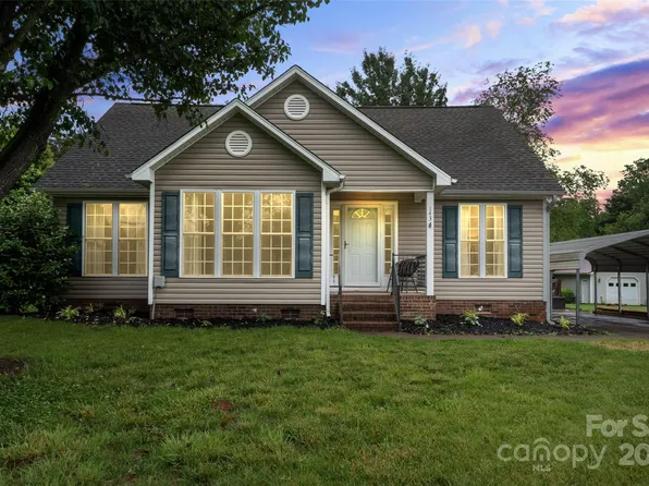 143 Canvasback Rd, Mooresville, NC 28117