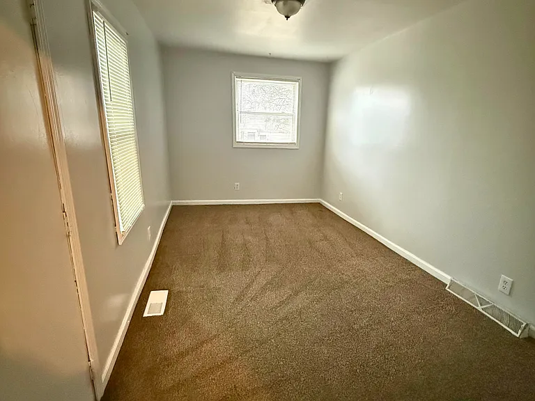 26124 Colgate St — Photo 3