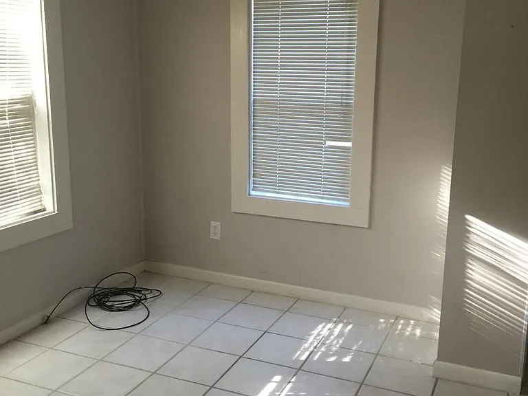 4780 N 9th Ave — Photo 5