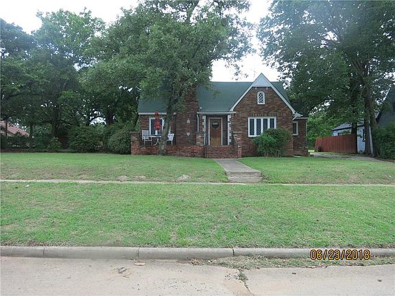 2nd image of 1111 Sunset Dr