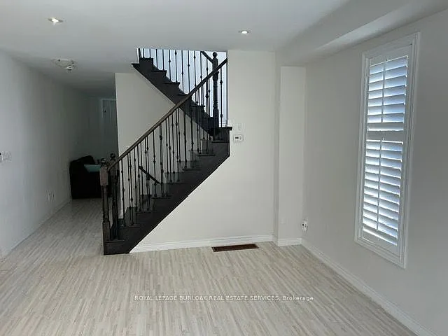 57 Macbean Cres — Photo 27