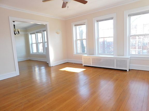 3rd image of 720A Hinman Ave #3S