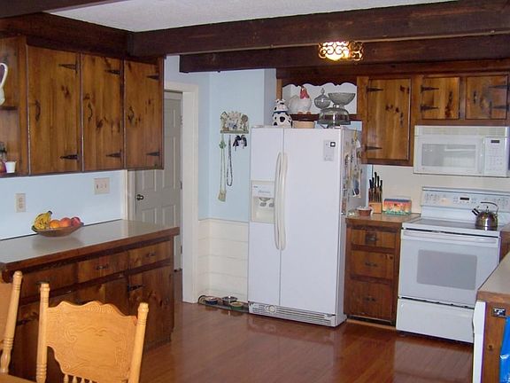 2nd image of 135 Liberty St