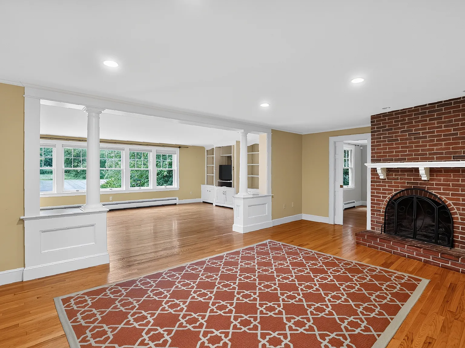 4 bed, 4200 sqft, $7,000 — Photo 3
