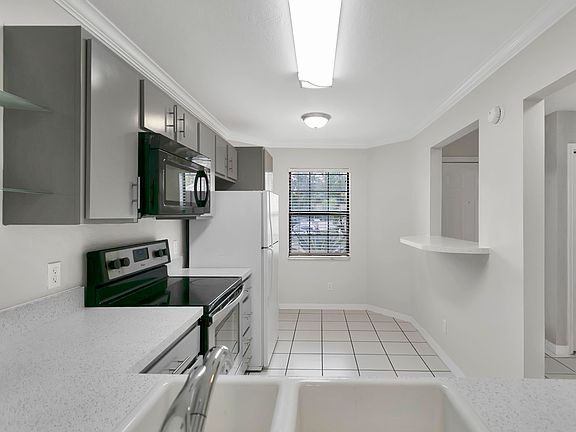 5th image of 205 Arbor Cir #1