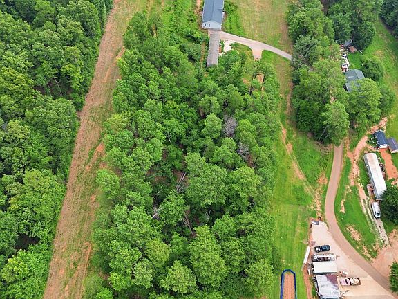 5th image of 141 Townsend Ct
