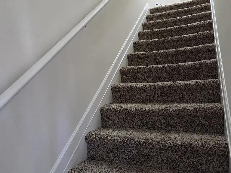 2144 Belmont Cir — Photo 5