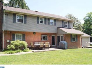 1408 Stoneleigh Rd, Wilmington, DE 19803