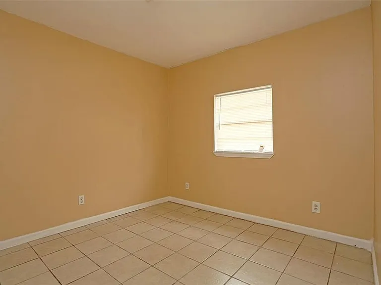 2460 W Shane St #1 — Photo 6