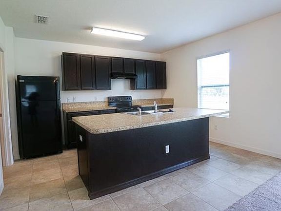5th image of 16715 Broadford Ln