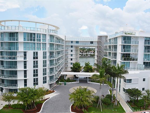 5th image of 6620 Indian Creek Dr APT 418
