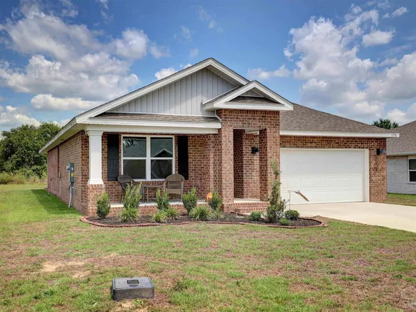 4770 Red Oak Dr, Milton, FL 32583