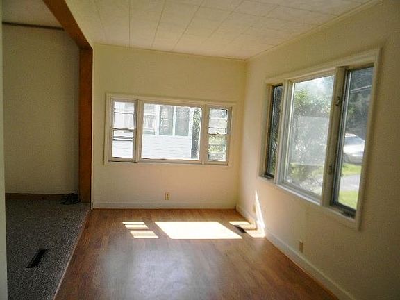 2nd image of 202 Saratoga Ave