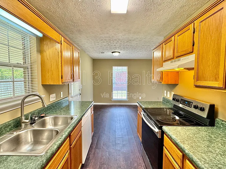 6917 Oak Side Dr — Photo 14