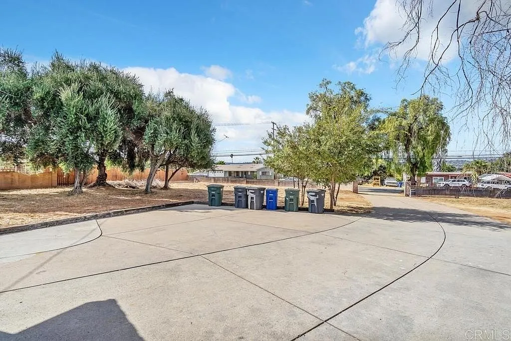 3 bed, 2018 sqft, $4,990 — Photo 4