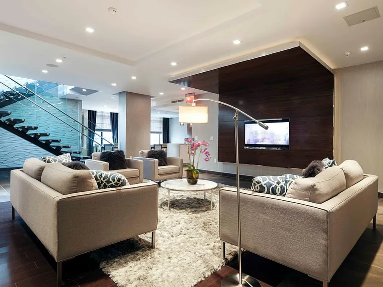 390 Washington St #15M — Photo 9