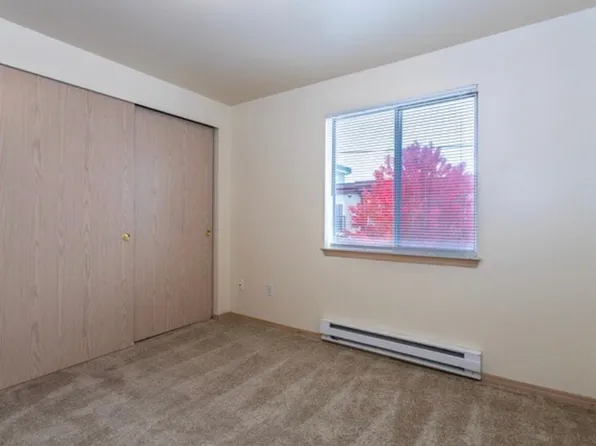 Maple Leaf Plaza, 2021 NE 90th St APT B211, Seattle, WA 98115