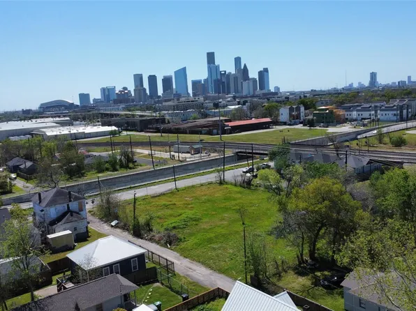 0 Semmes St, Houston, TX 77026