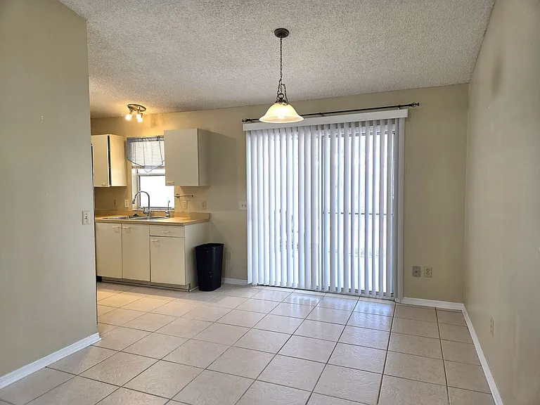 739 Heathrow Ave — Photo 5