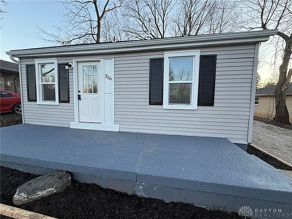 3rd image of 256 Euclid Ave