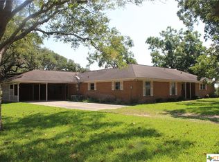 98 Hagan Mott Rd, Yoakum, TX 77995