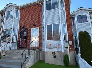 34 Northfield Ct, Staten Island, NY 10303