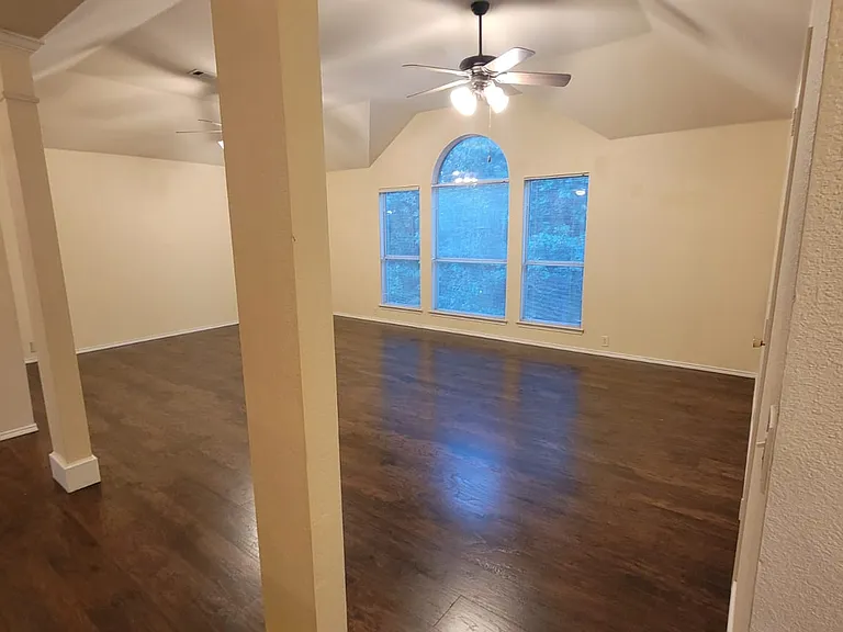 6105 Silverleaf Ln — Photo 8