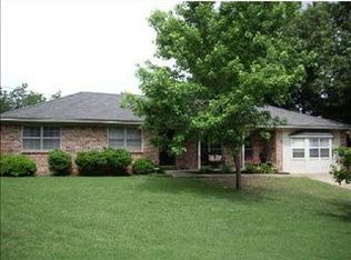 915 S Oak St, Greenwood, AR 72936
