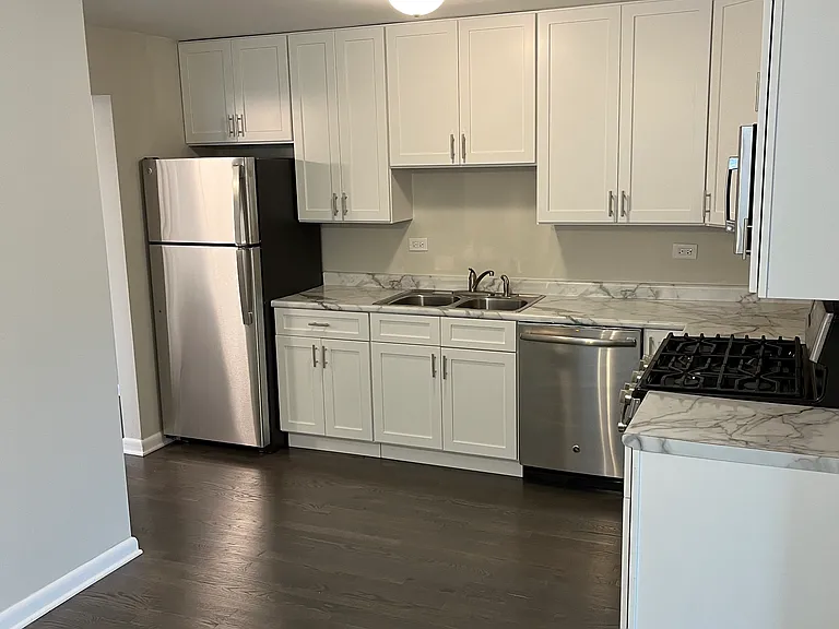 1255 E Washington St #2W — Photo 5