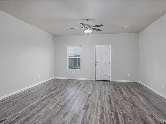 5th image of 231 Center Field Dr