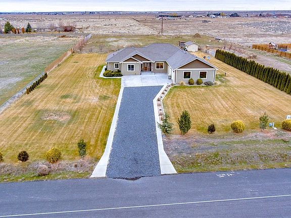 3rd image of 4242 Road 7.4 NE