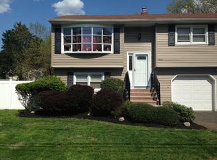 1407 Dogwood Dr, Piscataway, NJ
