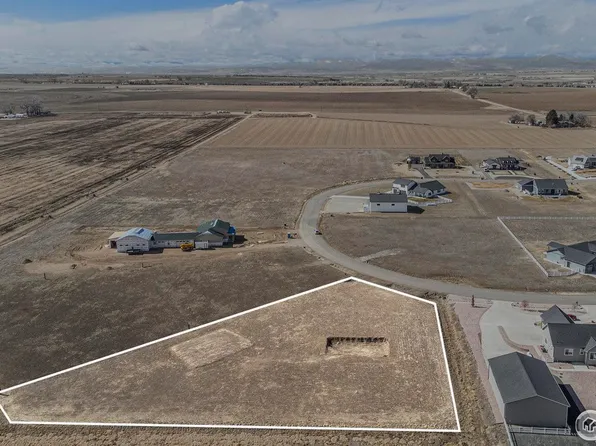 9420 Meadow Farms Dr, Milliken, CO 80543