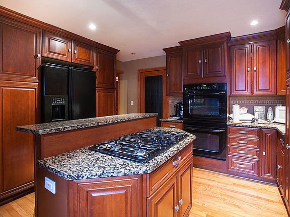2nd image of 388A Quincy St